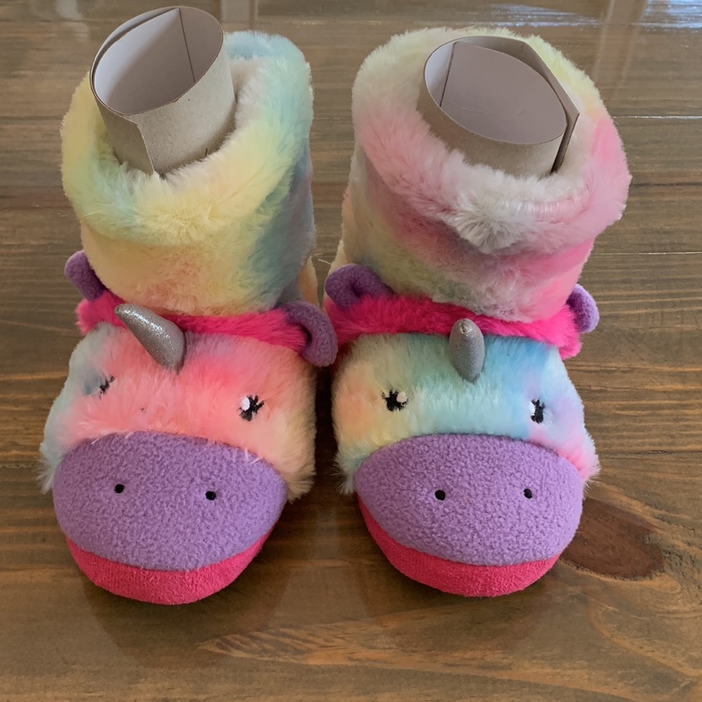 Totes Toasties fuzzy slippers. Size 11-12. Brand new!